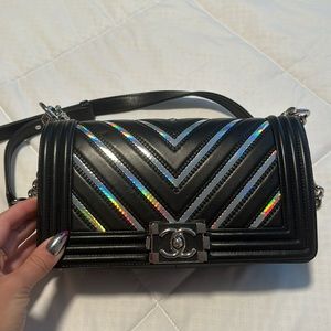 CHANEL MEDIUM BOY BAG